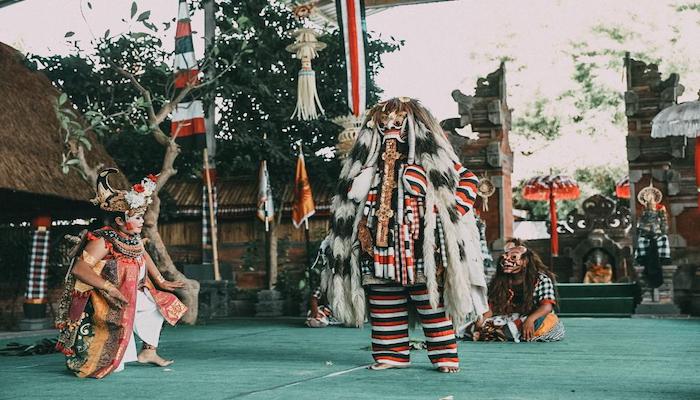 Nonton Tari Barong Di Bali